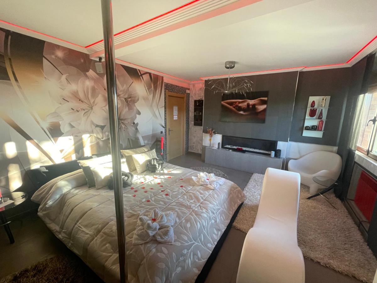 Revilla De Camargo Villa Paraiso Vip Hotel Tematico (Adults Only) מראה חיצוני תמונה
