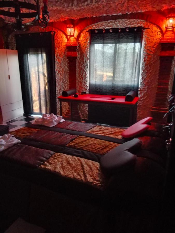 Revilla De Camargo Villa Paraiso Vip Hotel Tematico (Adults Only) מראה חיצוני תמונה
